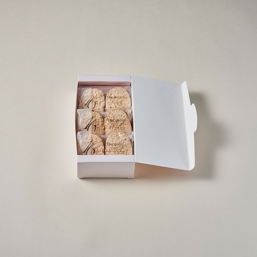 フランス伝統菓子 福岡『フランス菓子 16区』ダックワーズ。お土産にも贈答にも