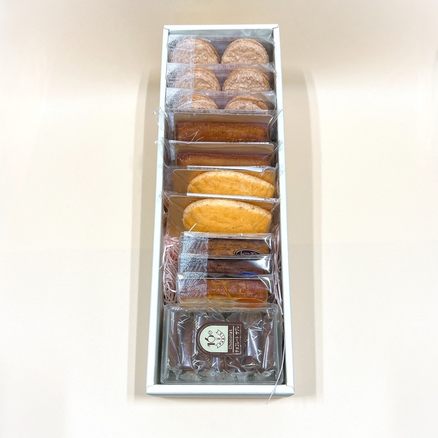 やさしく作れるフランス式おかずとお菓子　ミシュリンヌ・バラッツ著 やさしく作れるフランス式おかずとお菓子 ミシュリンヌ・バラッツ著