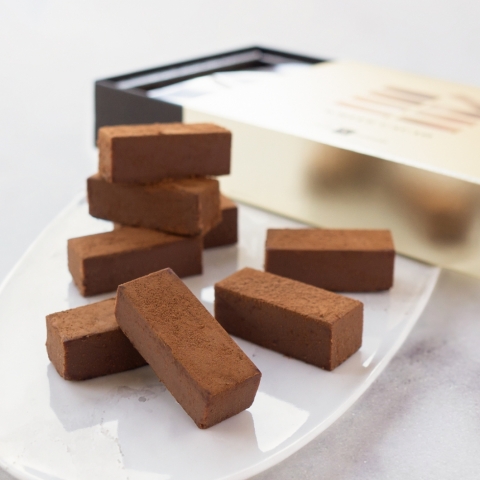 �V���R�� �z���C�g�J�J�I