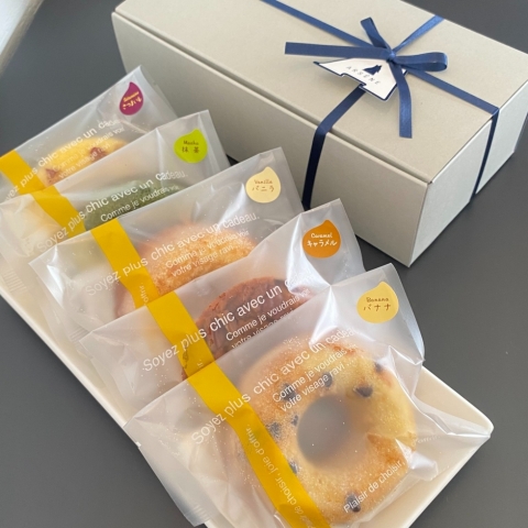 �Ă��h�[�i�c�M�t�g