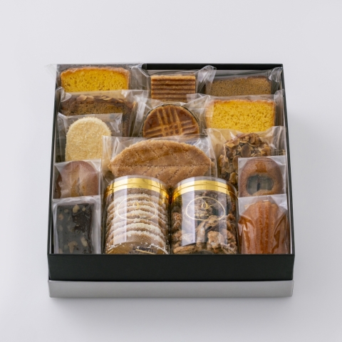 �Ă��َq�l�ߍ��킹L