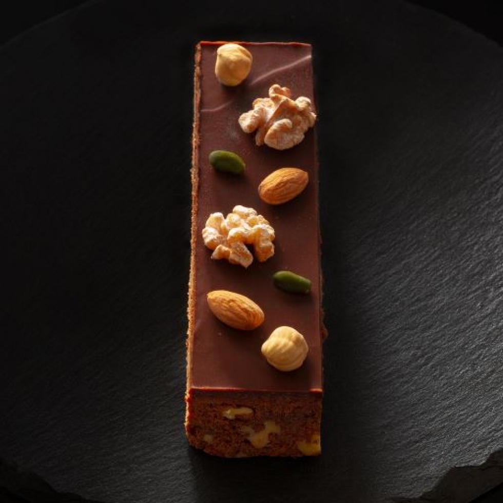 �u���E�j�[