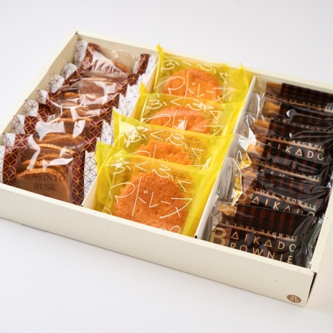 �}�h���[�k�E���X�N�E�u���E�j�[�l�ߍ��킹