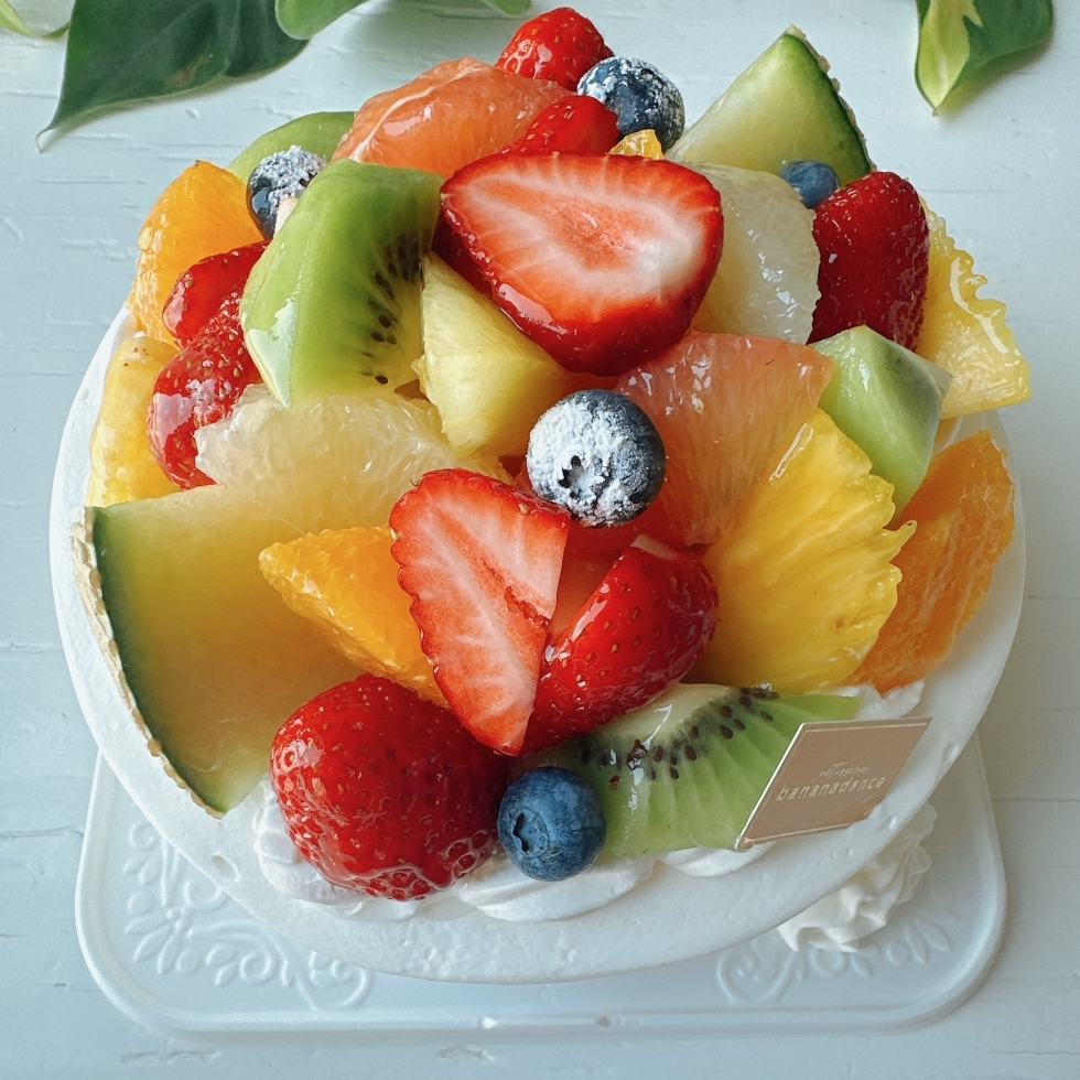 華デコレーション生クリーム(フルーツ飾り) パティスリー バナナダンス