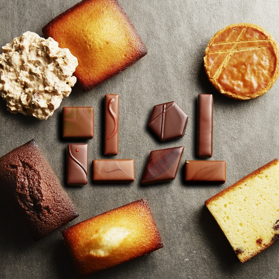 DES LITS SUPERPOSES(ボンボンショコラと焼菓子の詰合せ)2019-2020