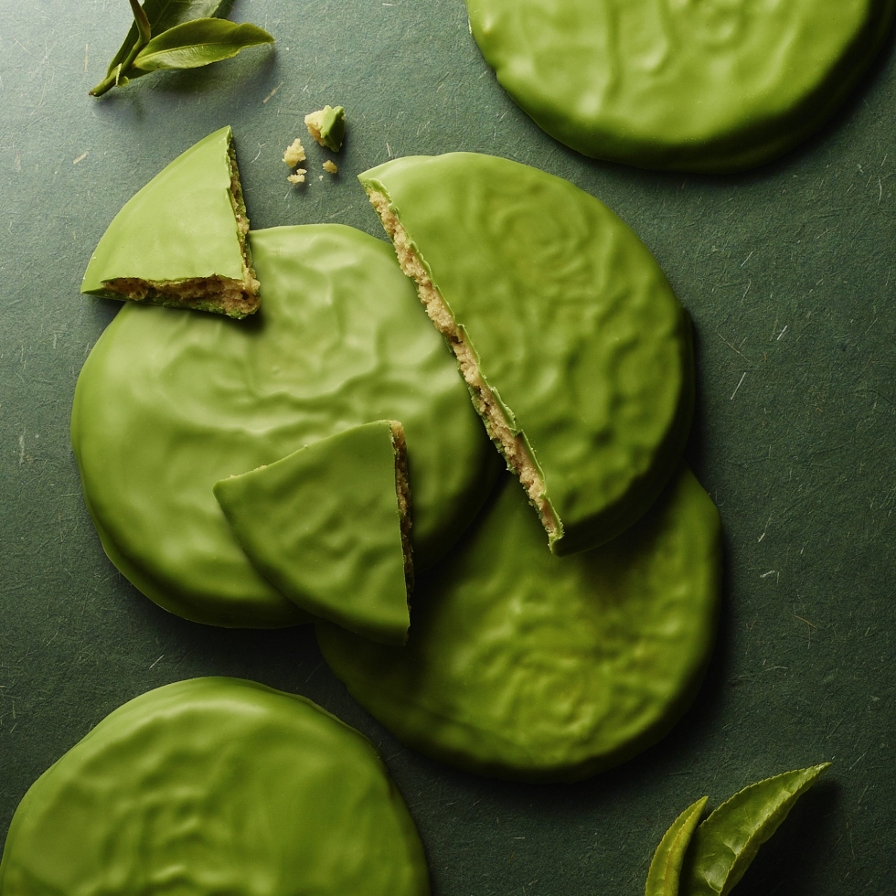 �~ ����5����