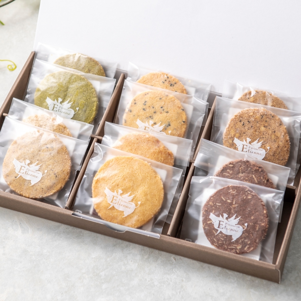 �N�b�L�[12������Box