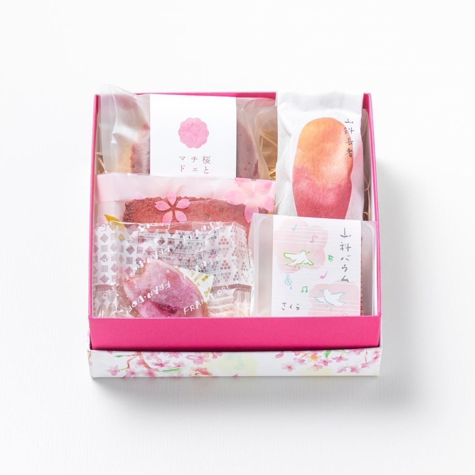 ��������