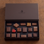 アッシュセレクション17粒入 LE CHOCOLAT DE H
