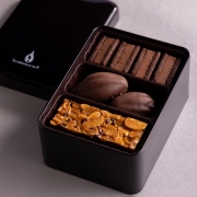 usuha-tavlle 右利き用 チョコ 1846.jpg