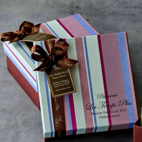 �X�g���C�v�M�t�g