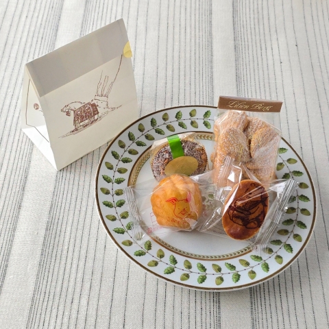 �V�F���Ə����ȏĉَq3��(�X���󂯎��)