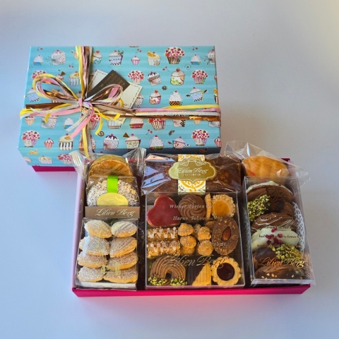 �J�b�v�P�[�LBOX��i�X���󂯎��j