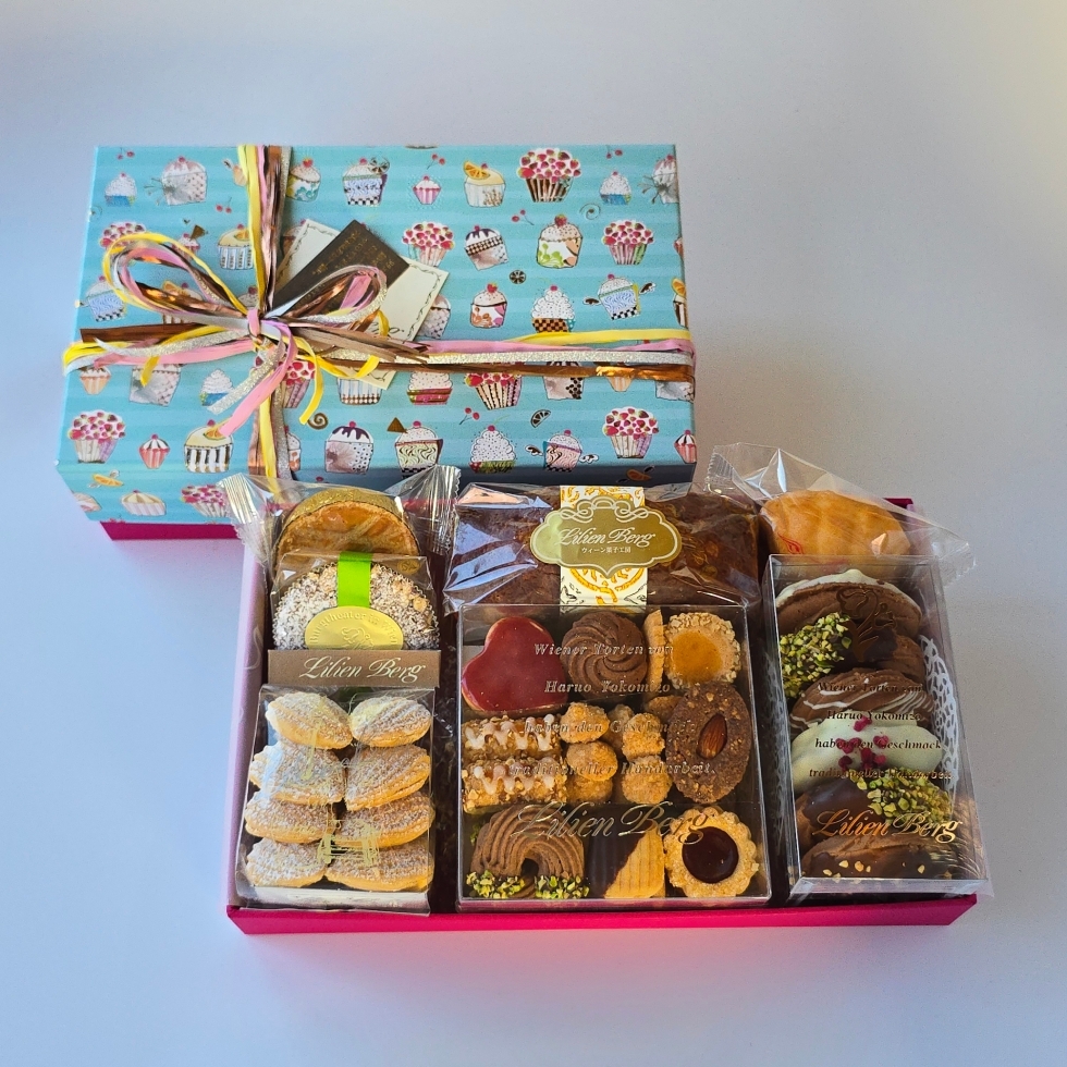 �J�b�v�P�[�LBOX��i�X���󂯎��j