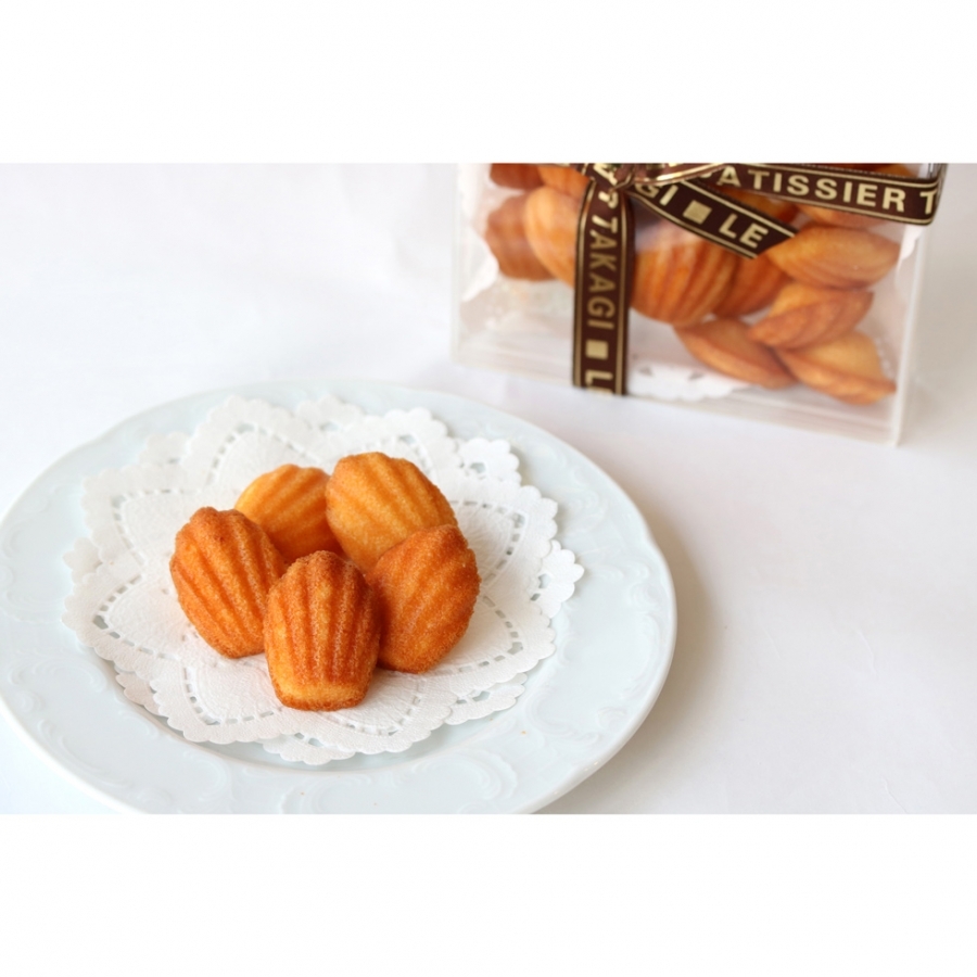 激レア入手困難‼️マドレーヌちゃん 洋書 ４冊セット 専用バッグ入り‼️ 22.jpg