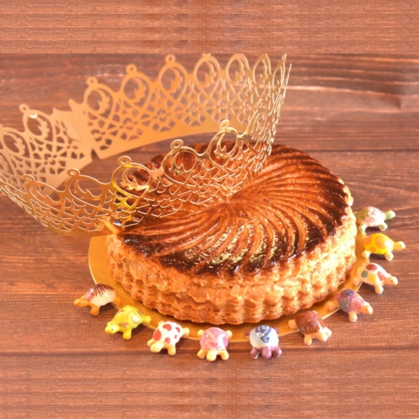 ガレットデロワ フェーヴ BEIGE カメリア フェーヴ ガレットデロワ