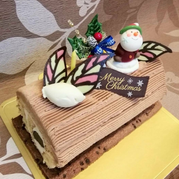 キャラメルスポンジのマロンノエル Patisserie モン プレジール