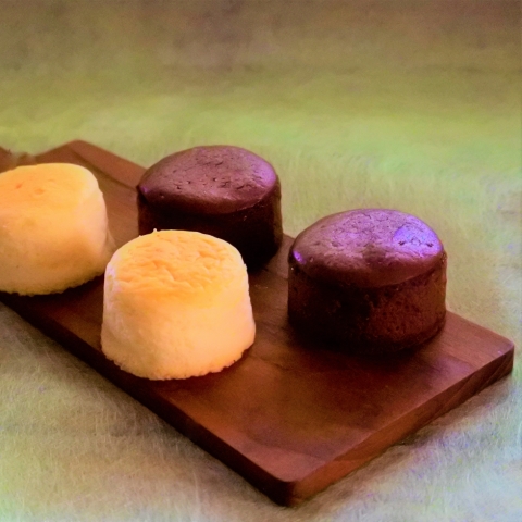 膳夫チーズ(かしわてチーズ)  　プレーン＆ショコラ