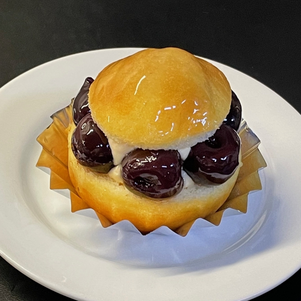 ダークチェリーのサバラン