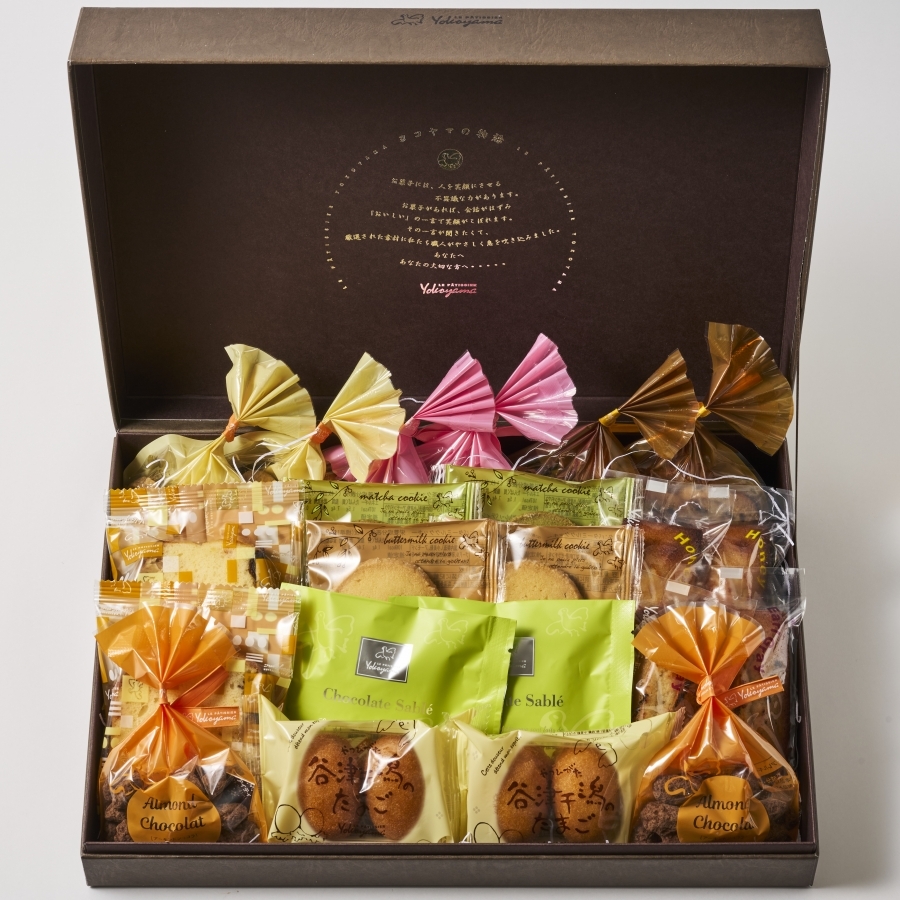 あ*お様 贈られるお菓子に真実の幸せを添えたい　パティシエのための教本　6冊 贈られるお菓子に真実の幸せを添えたい パティシエのための教本