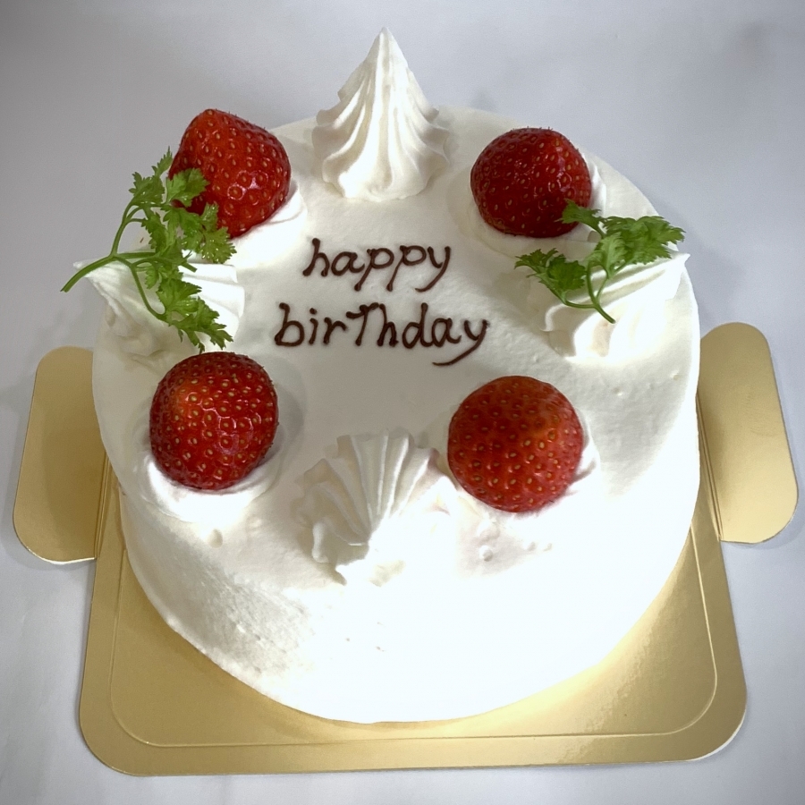 生クリーム苺飾り パティスリーアンジュ