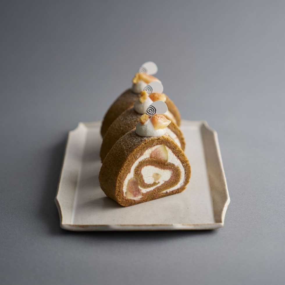 いちじくと紅茶のロールケーキ <期間限定> cut◆オンライン予約OK
