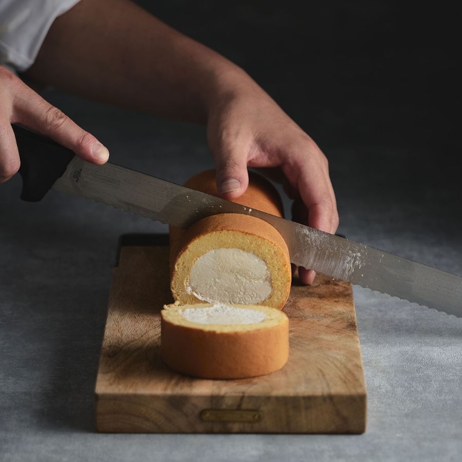 チーズスフレロールケーキ＜期間限定＞ cut◇オンライン予約OK