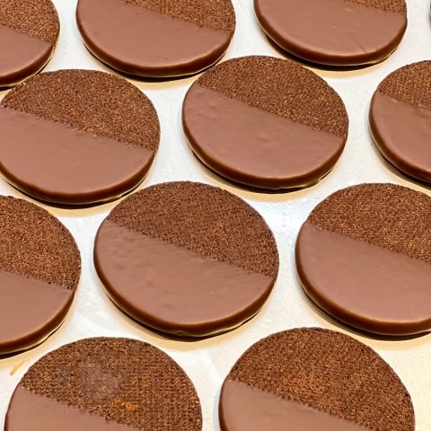 �ґ�`���R���[�g�T�u��